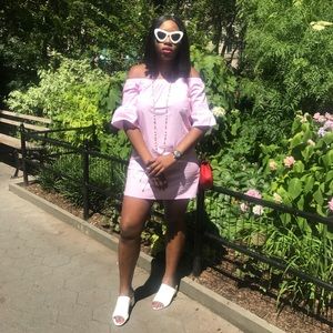 Meet your Posher, Dola